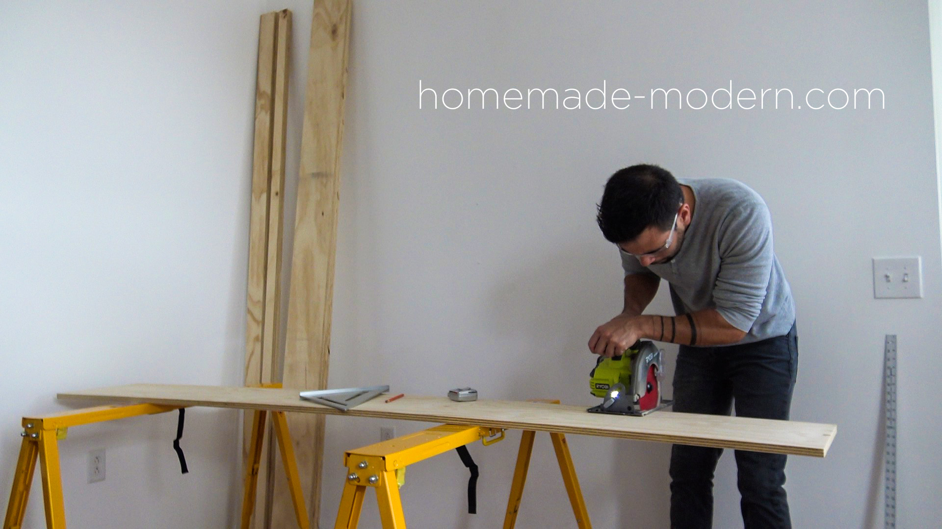 This DIY plywood home office is made out of ¾” plywood from Home depot and was designed and built by Ben Uyeda. For more information go to HomeMade-Modern.com